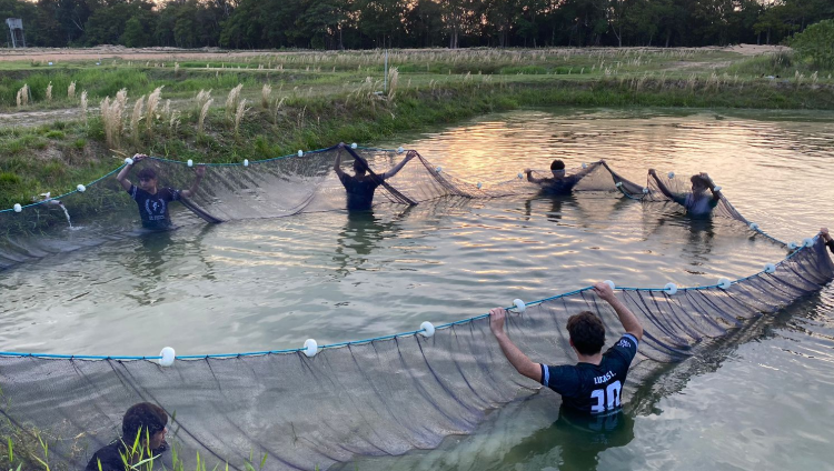 Alunos do IFAM/Campus Manacapuru do curso integrado em recursos pesqueiros realizam prática de campo na FAEXP/UFAM